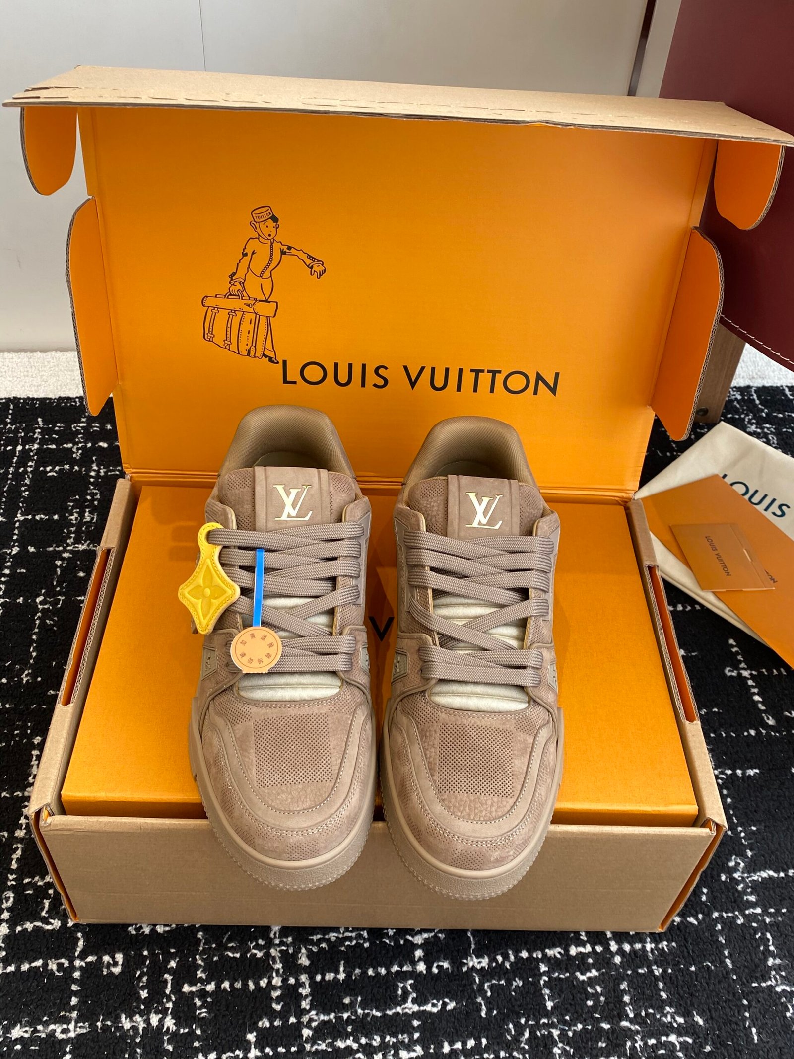 louis vuitton runner tatic sneakers blauw (copy)