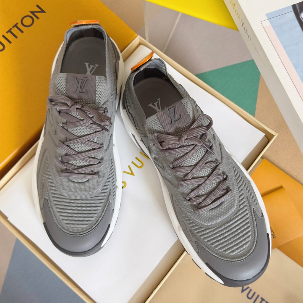 louis vuitton runner tatic sneakers zwart