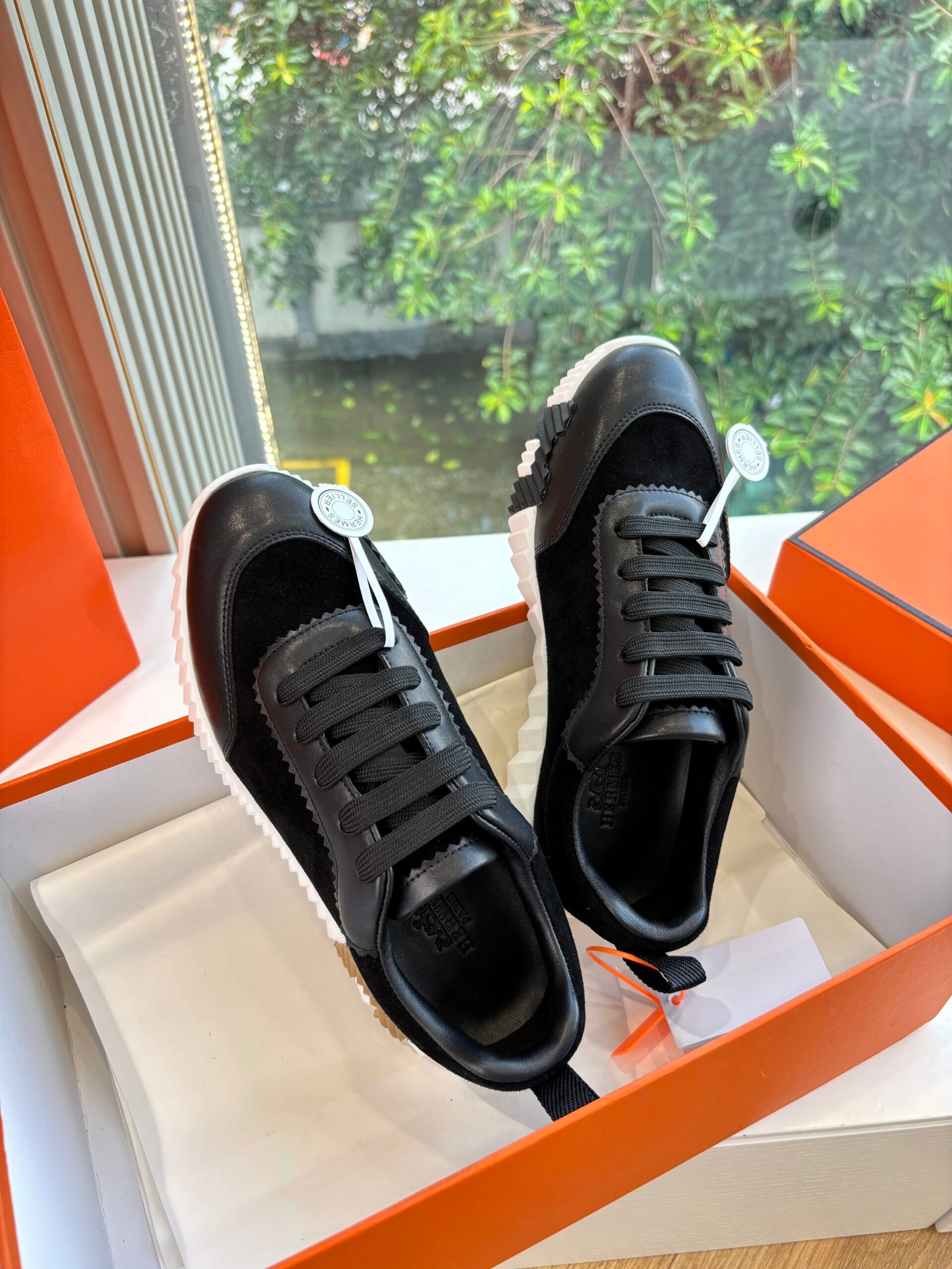 hermès bouncing sneakers zwart met zwarte zool (copy)