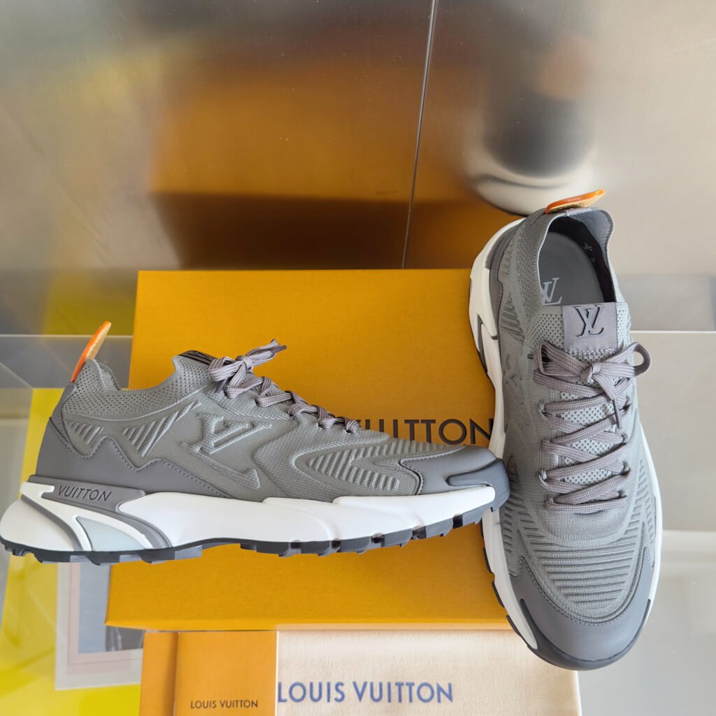 louis vuitton runner tatic sneakers zwart
