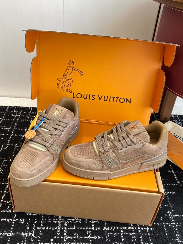 louis vuitton runner tatic sneakers blauw (copy)