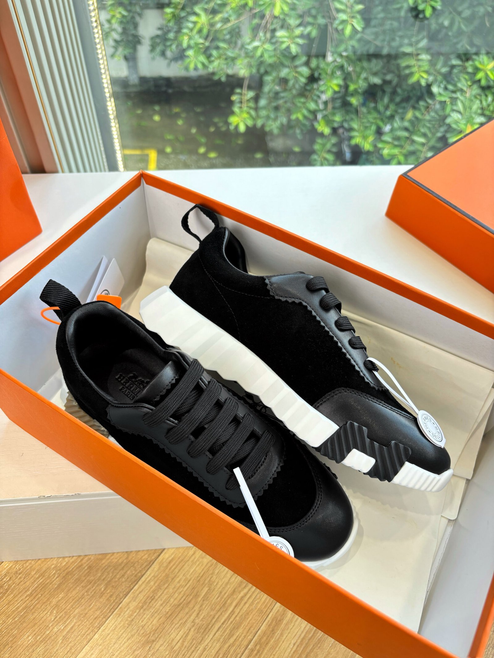 hermès bouncing sneakers zwart met zwarte zool (copy)