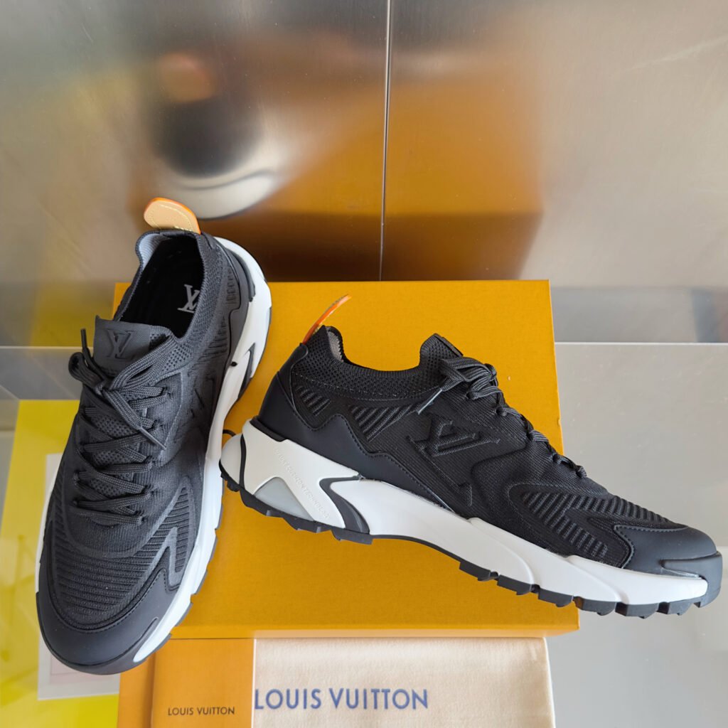louis vuitton runner tatic sneakers zwart