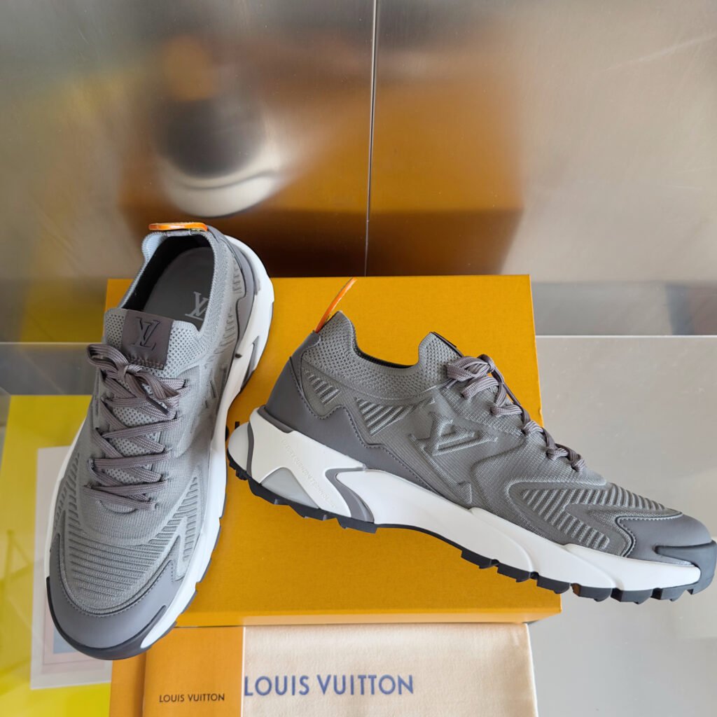 louis vuitton runner tatic sneakers zwart