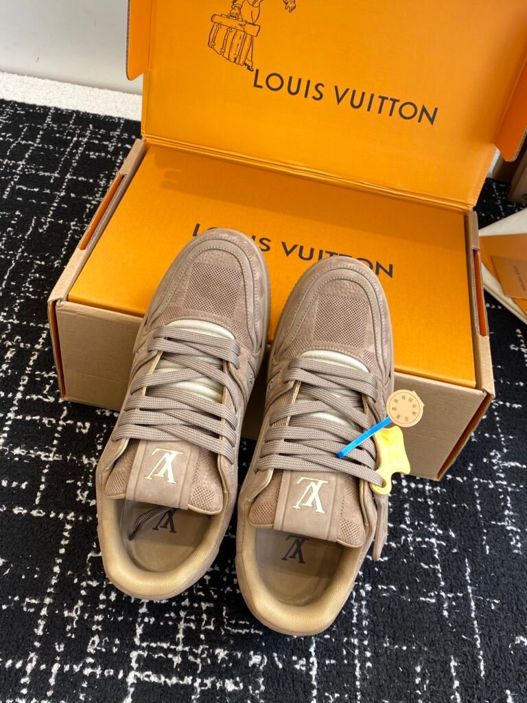 louis vuitton runner tatic sneakers blauw (copy)