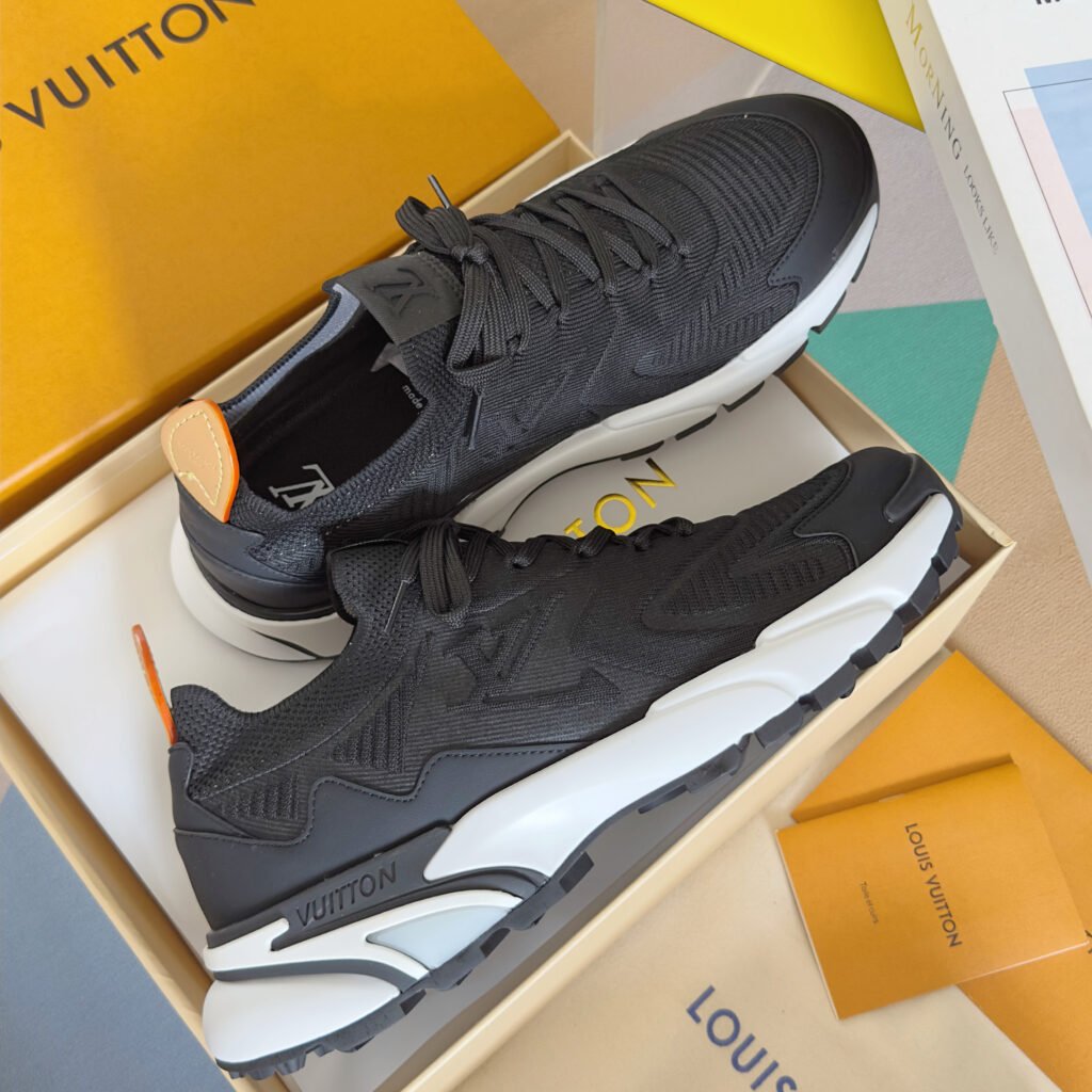 louis vuitton runner tatic sneakers zwart