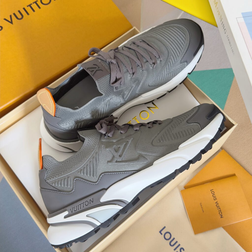 louis vuitton runner tatic sneakers zwart