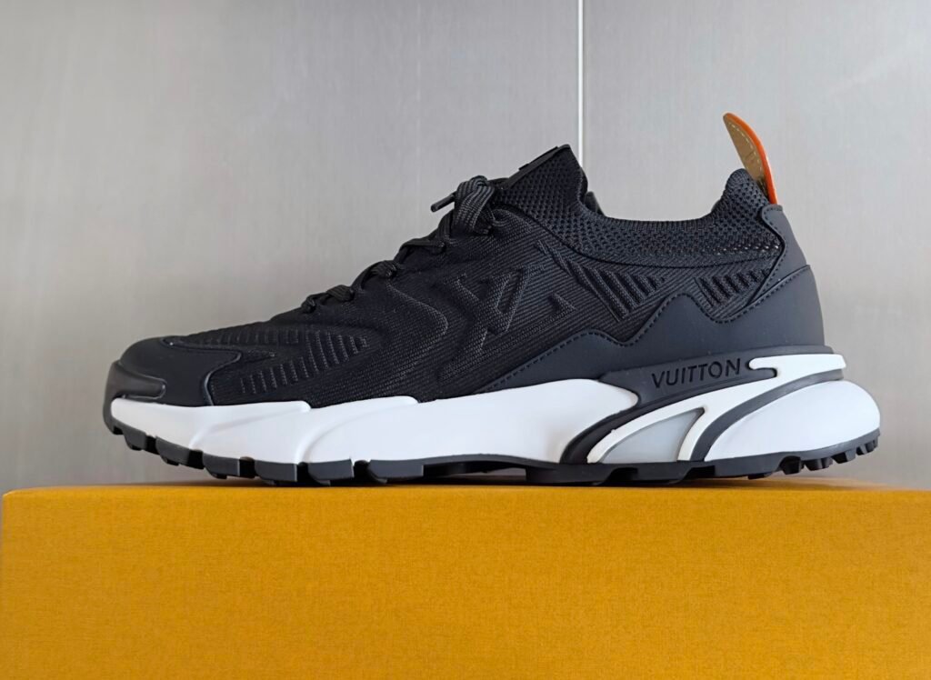 louis vuitton runner tatic sneakers zwart