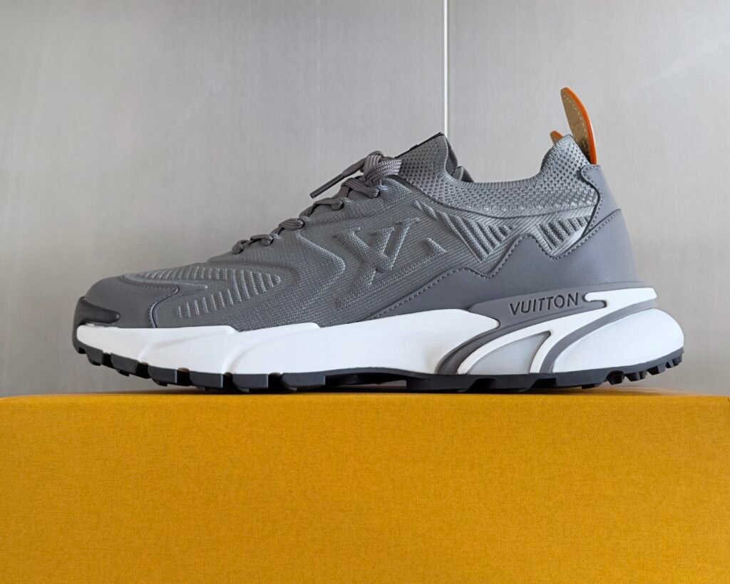 louis vuitton runner tatic sneakers zwart