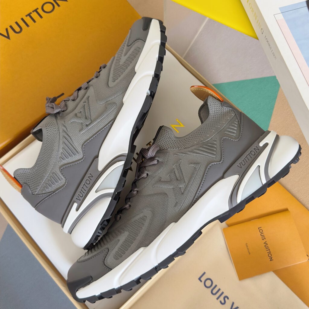 louis vuitton runner tatic sneakers zwart