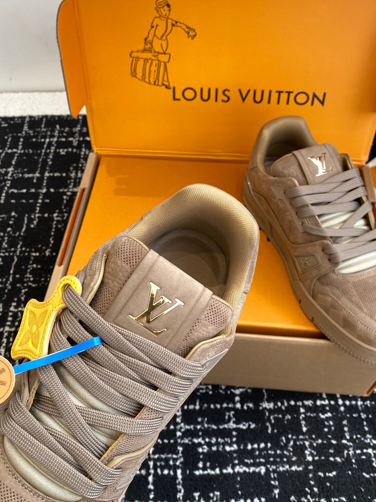 louis vuitton runner tatic sneakers blauw (copy)