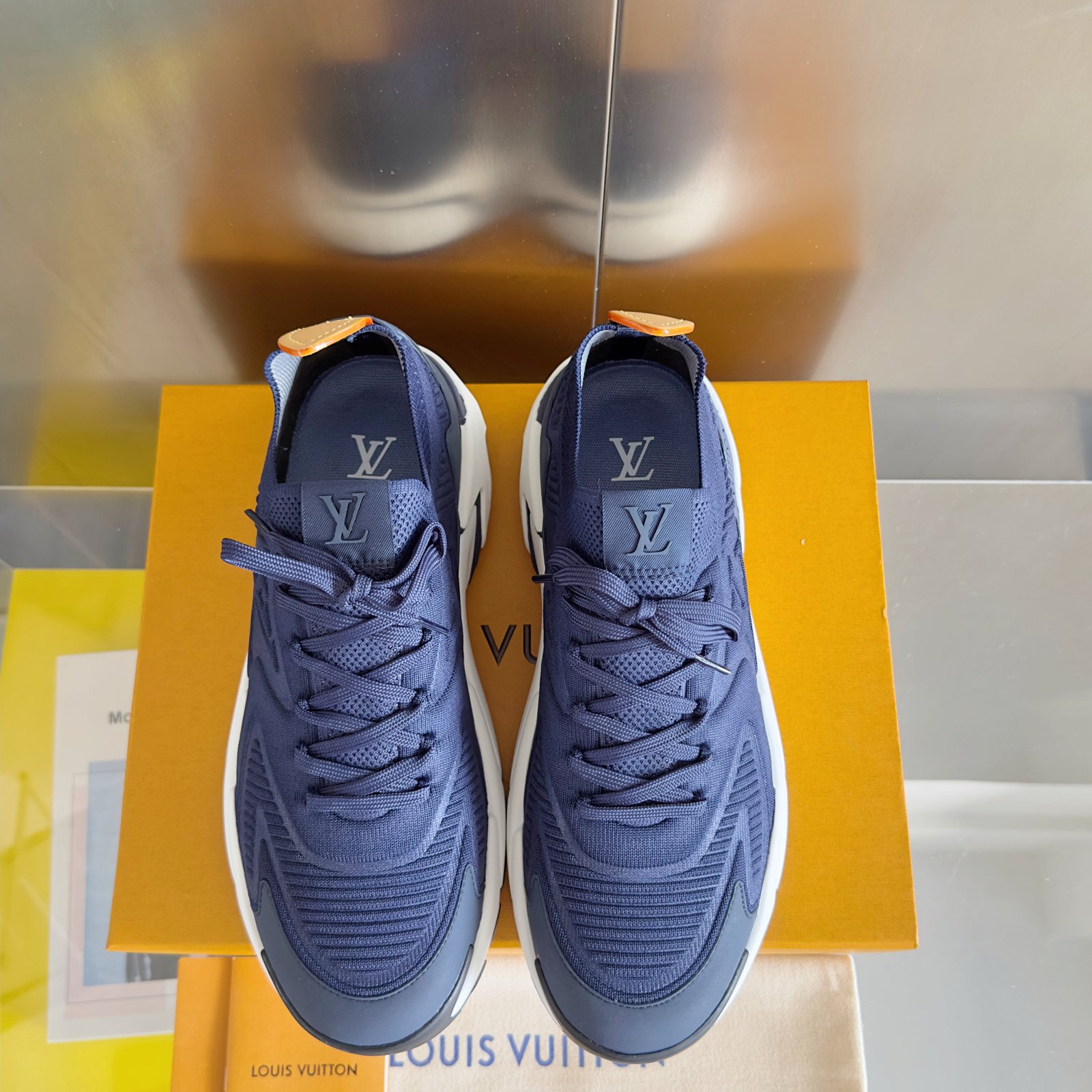 louis vuitton runner tatic sneakers zwart