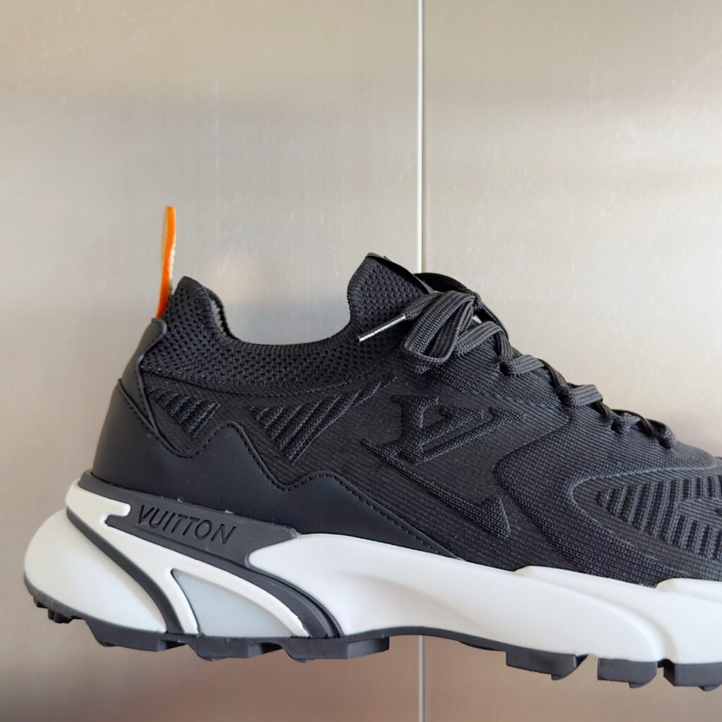 louis vuitton runner tatic sneakers zwart