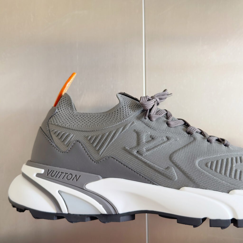 louis vuitton runner tatic sneakers zwart