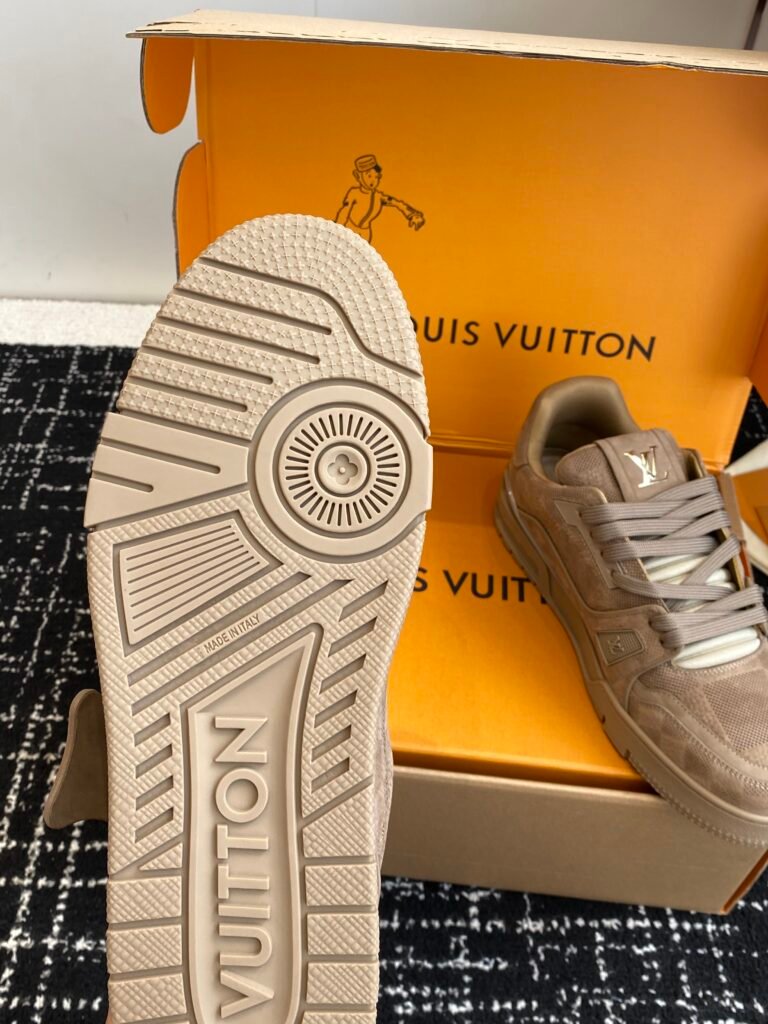 louis vuitton runner tatic sneakers blauw (copy)