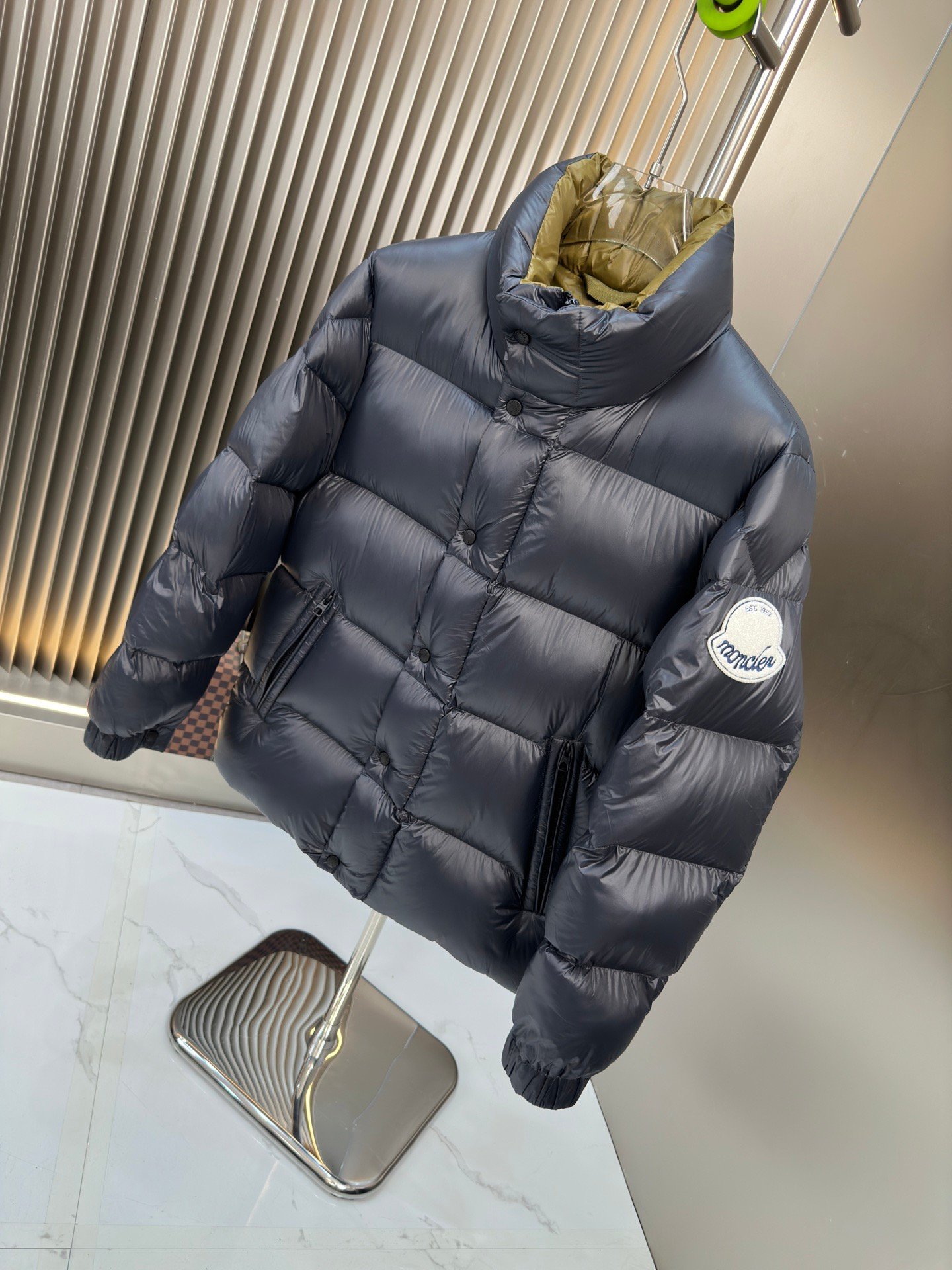 moncler dervox short down jacket
