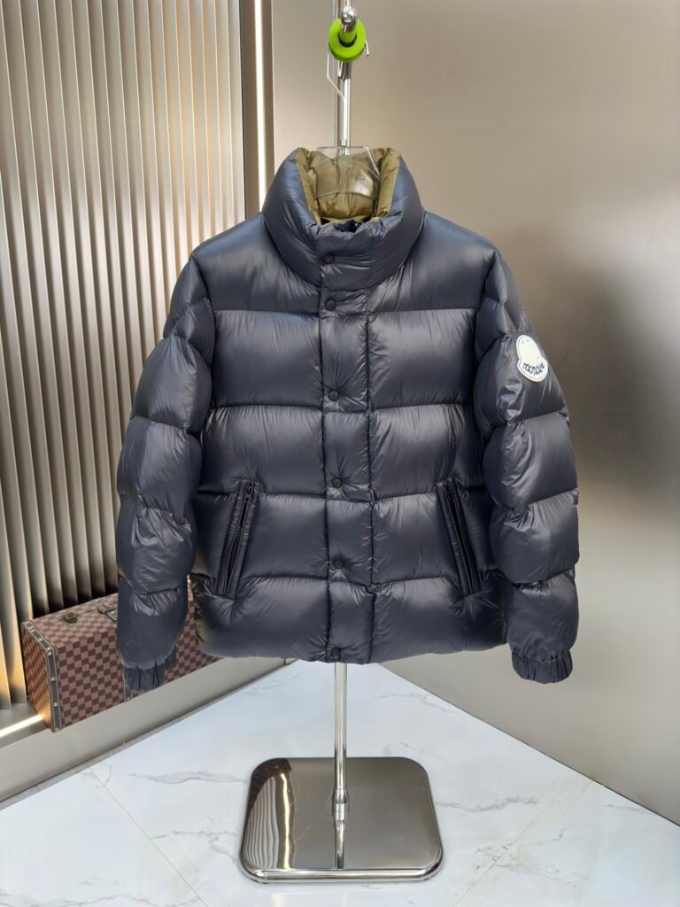 moncler dervox short down jacket