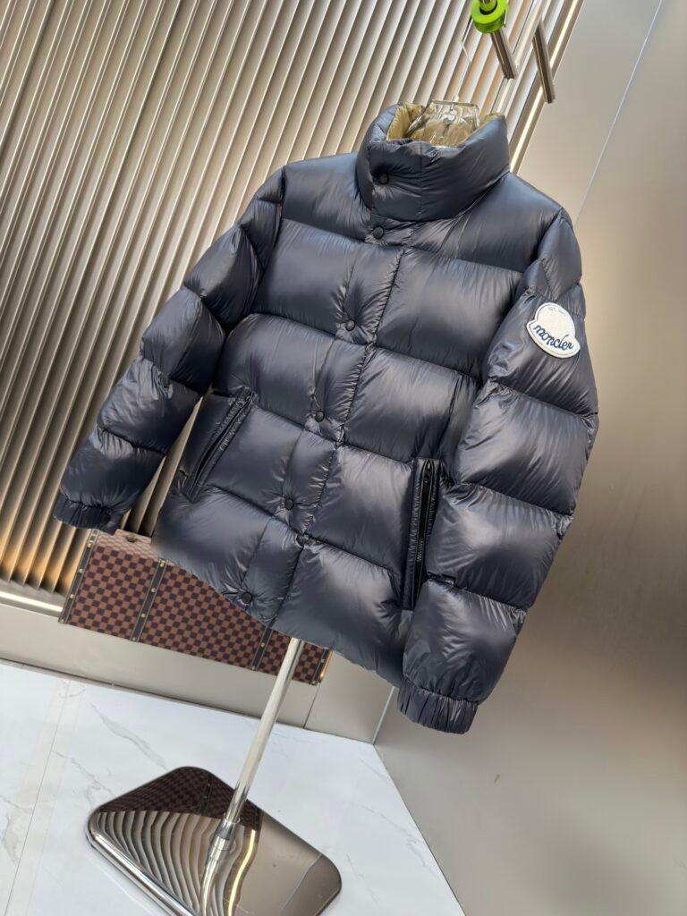 moncler dervox short down jacket