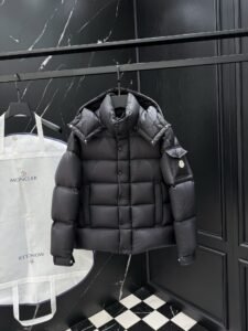 Moncler Vezere puffer jacket