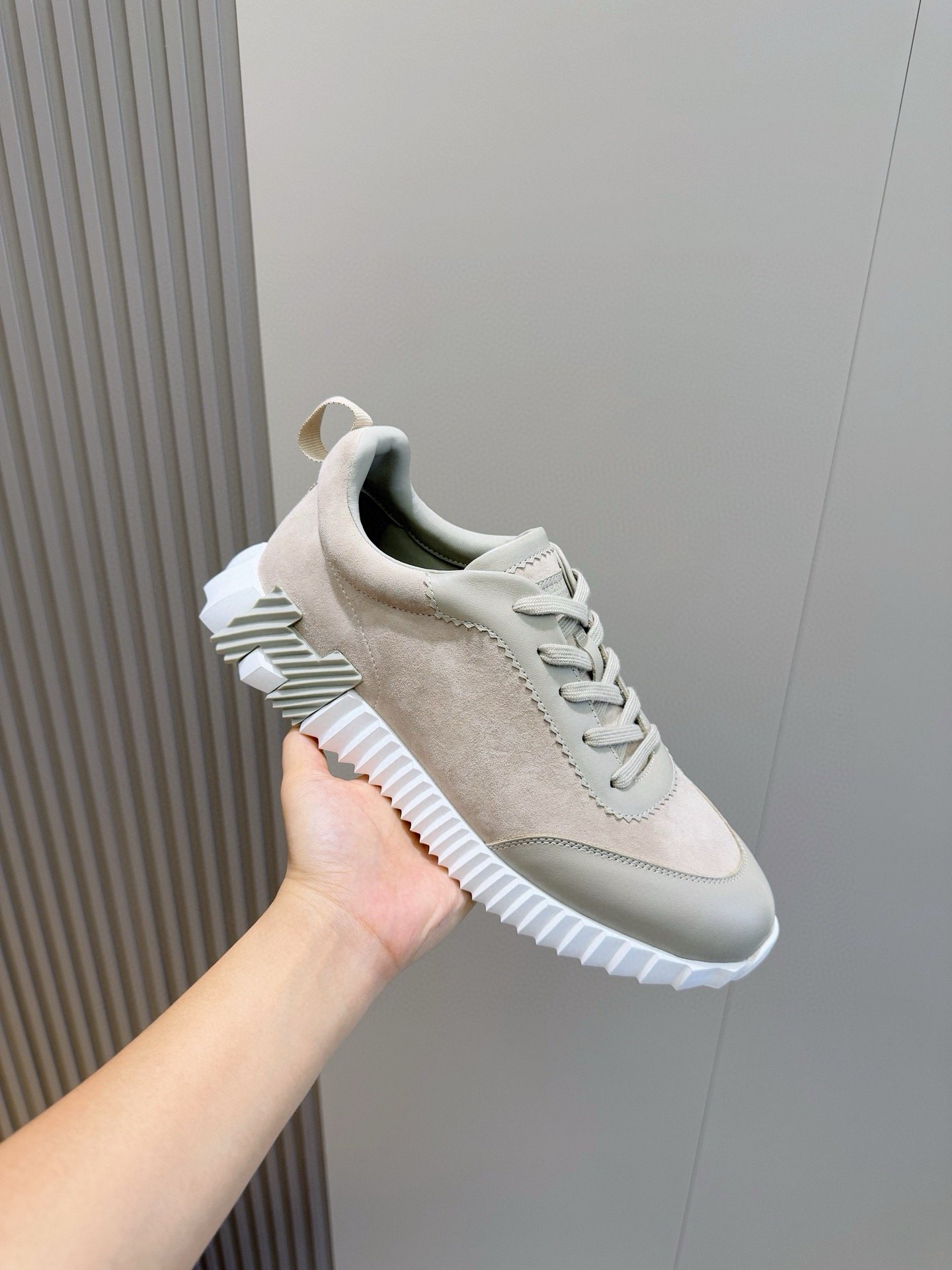 hermès bouncing sneakers grijs suede (copy)