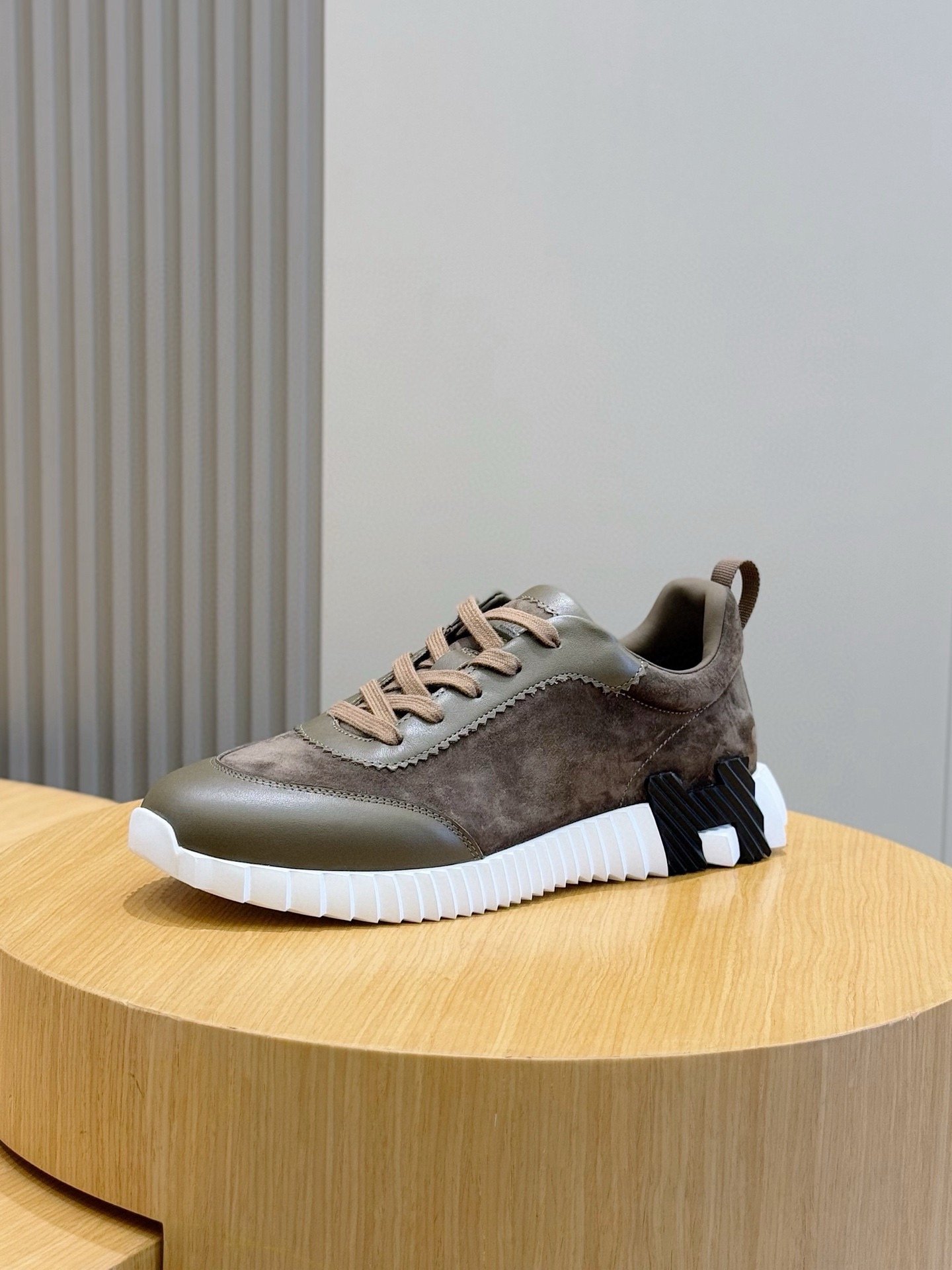 hermès bouncing sneakers grijs suede (copy)