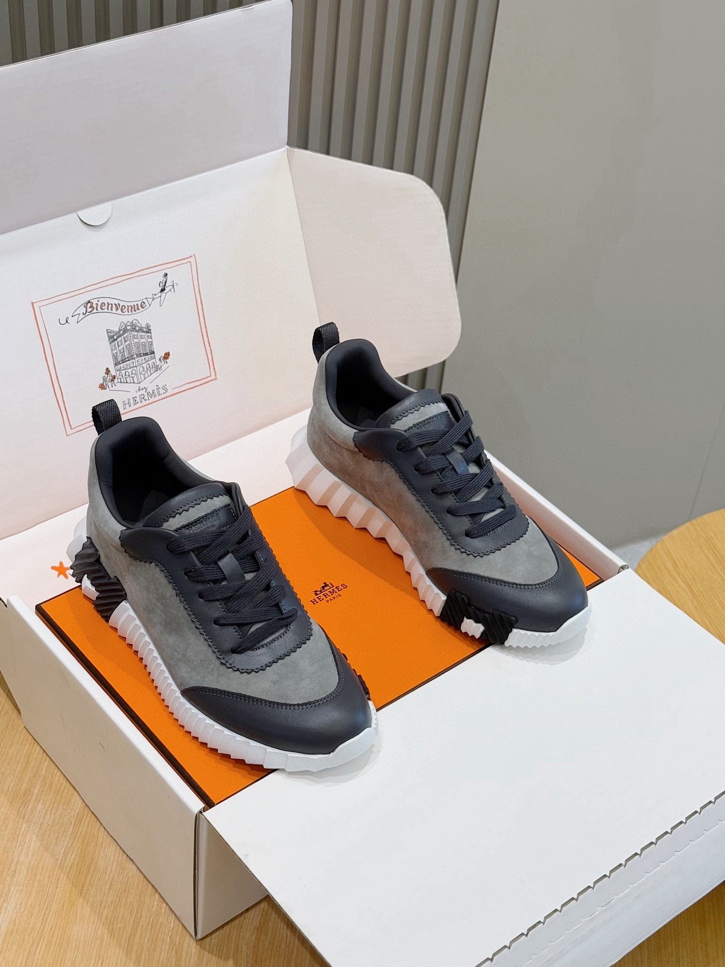 hermès bouncing sneakers grijs suede (copy)