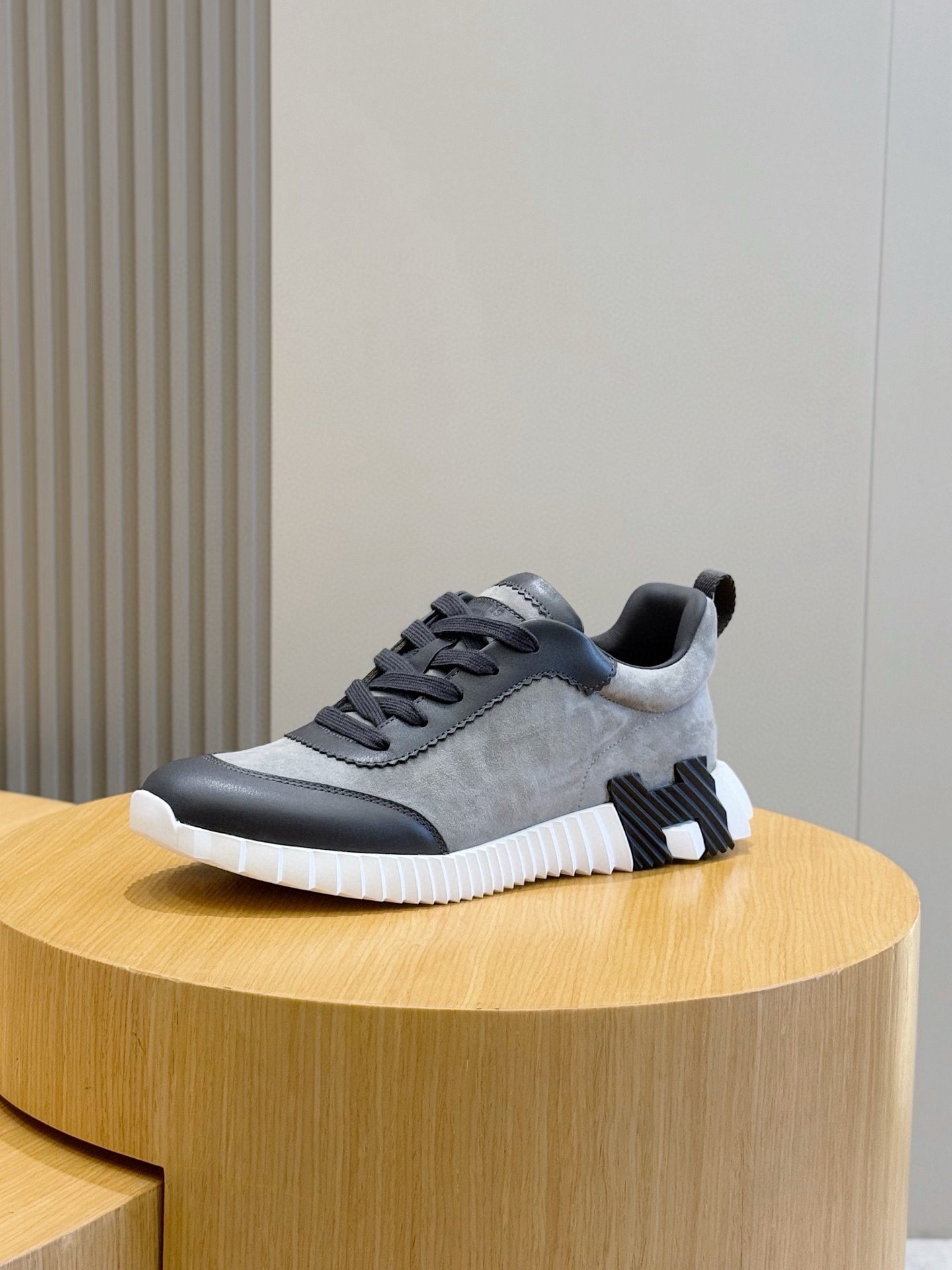 hermès bouncing sneakers grijs suede (copy)