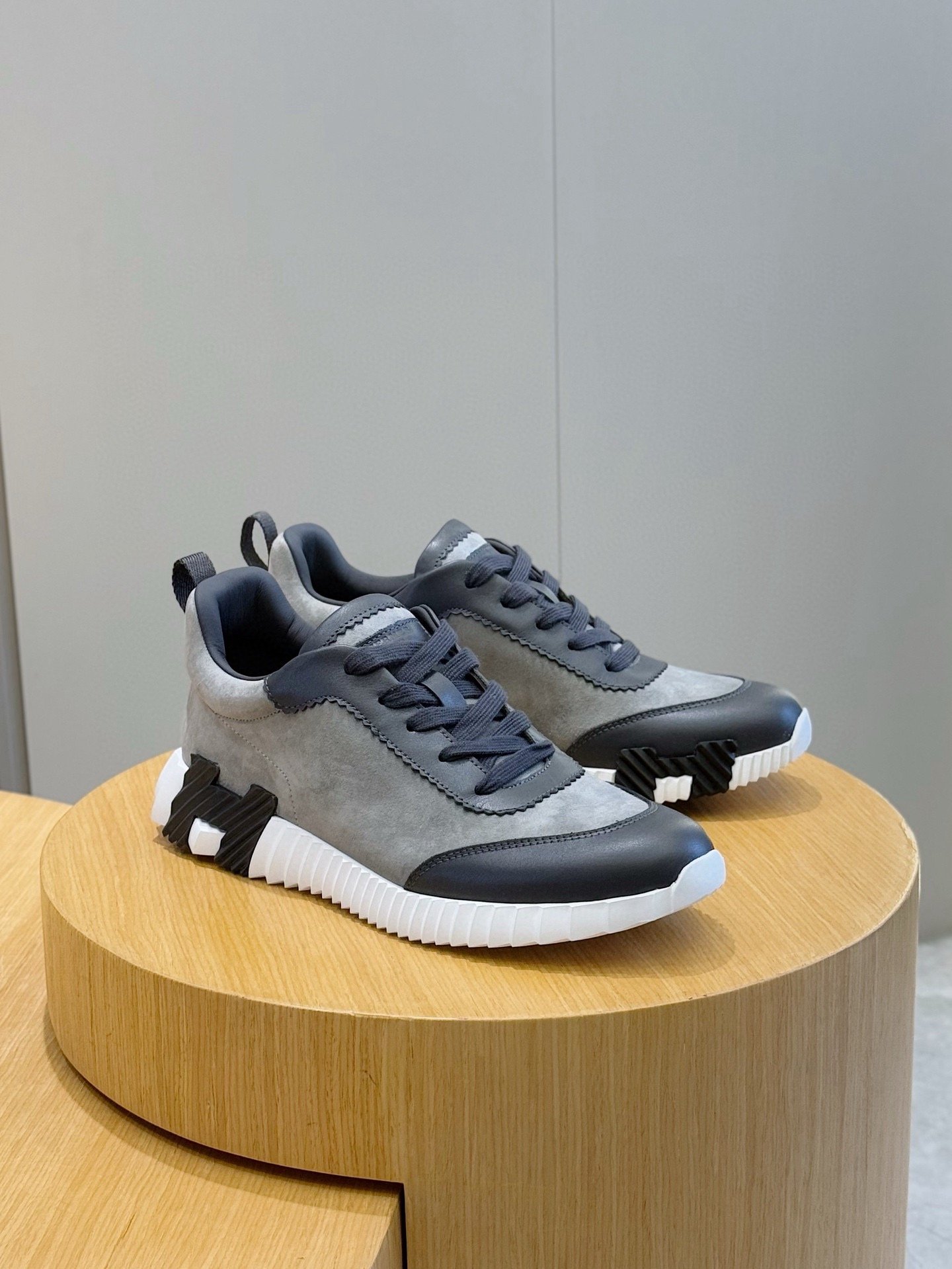 hermès bouncing sneakers grijs suede (copy)