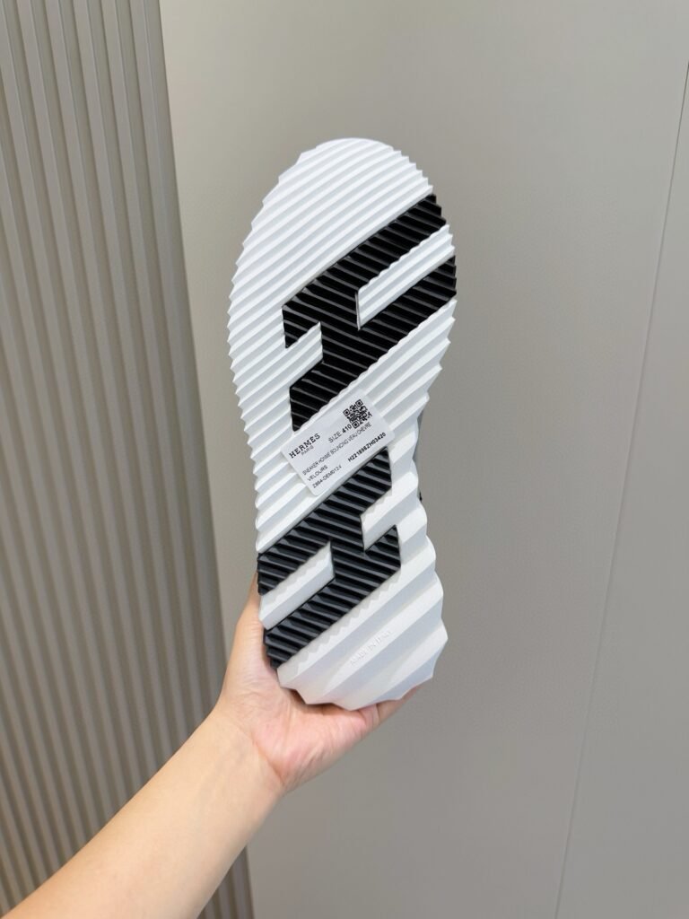 hermès bouncing sneakers grijs suede (copy)