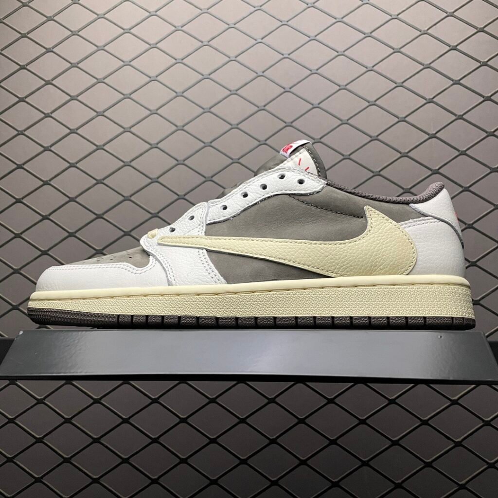 travis scott x air jordan 1 low og "mocha" (copy)