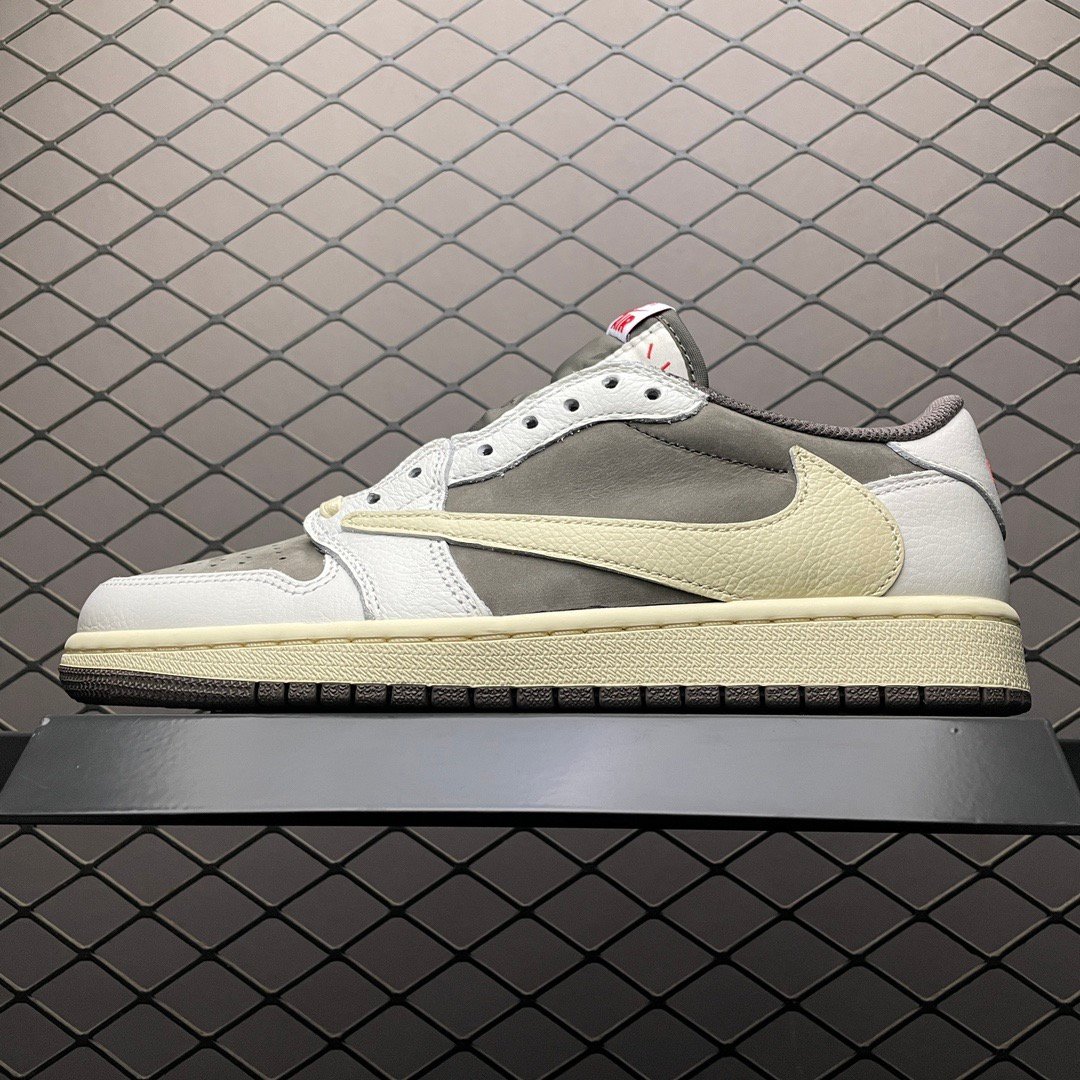travis scott x air jordan 1 low og "mocha" (copy)