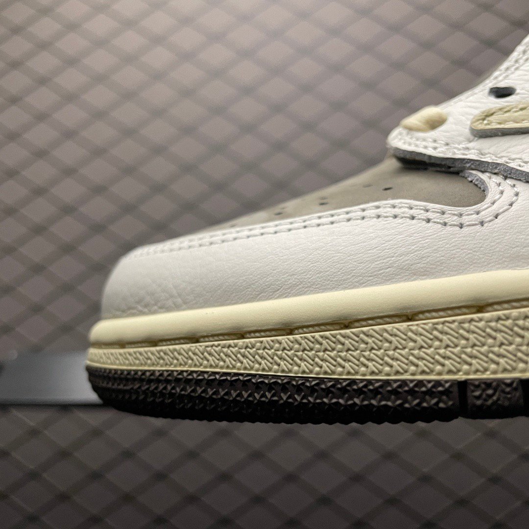 travis scott x air jordan 1 low og "mocha" (copy)