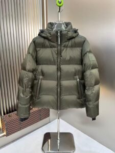 Moncler Maya Hooded Short Down olijf groen