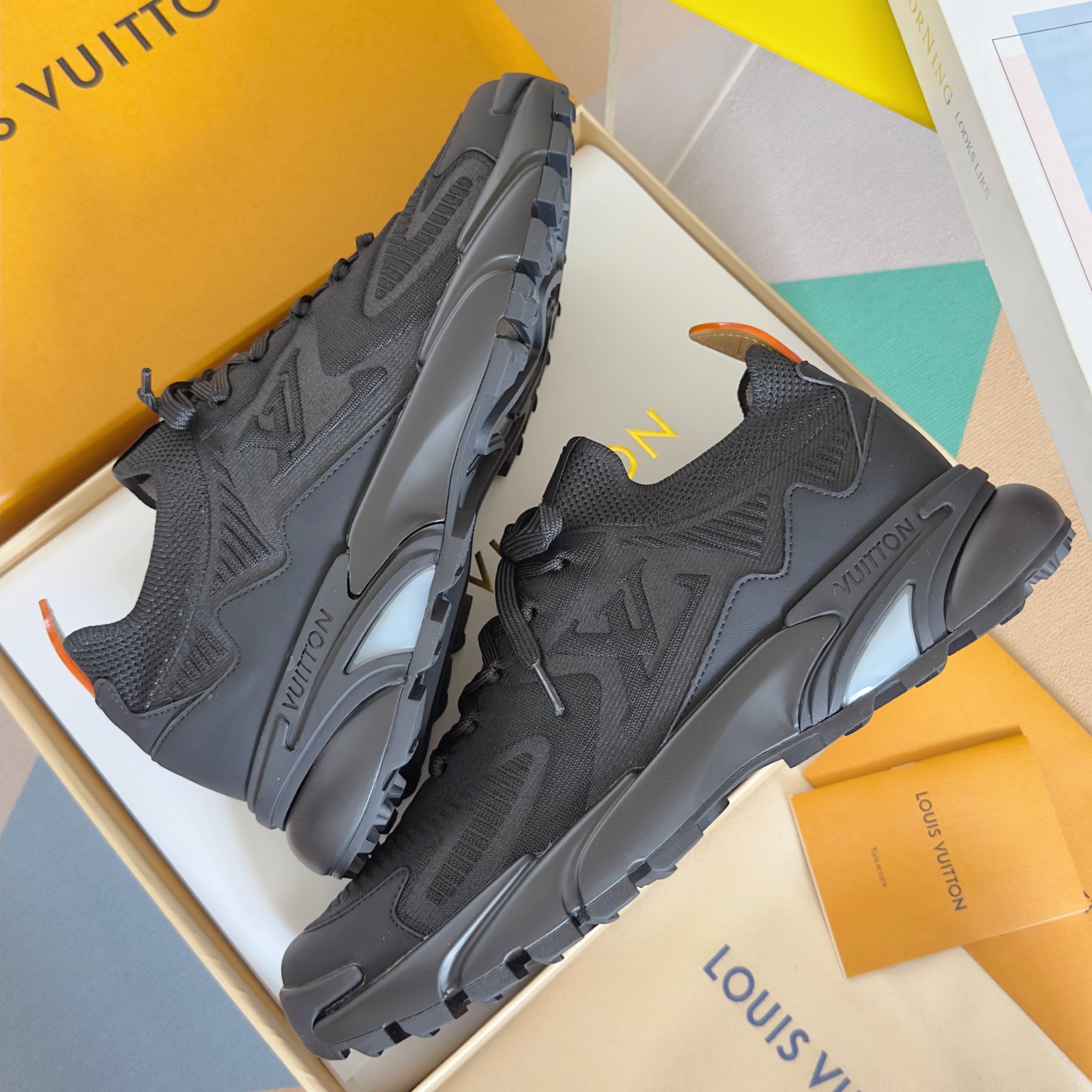 louis vuitton runner tatic sneakers zwart full