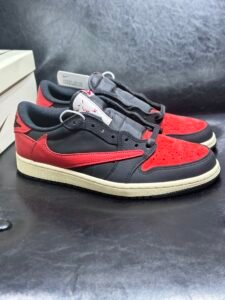 Travis Scott x Air Jordan 1 Low OG "Bred" sneakers