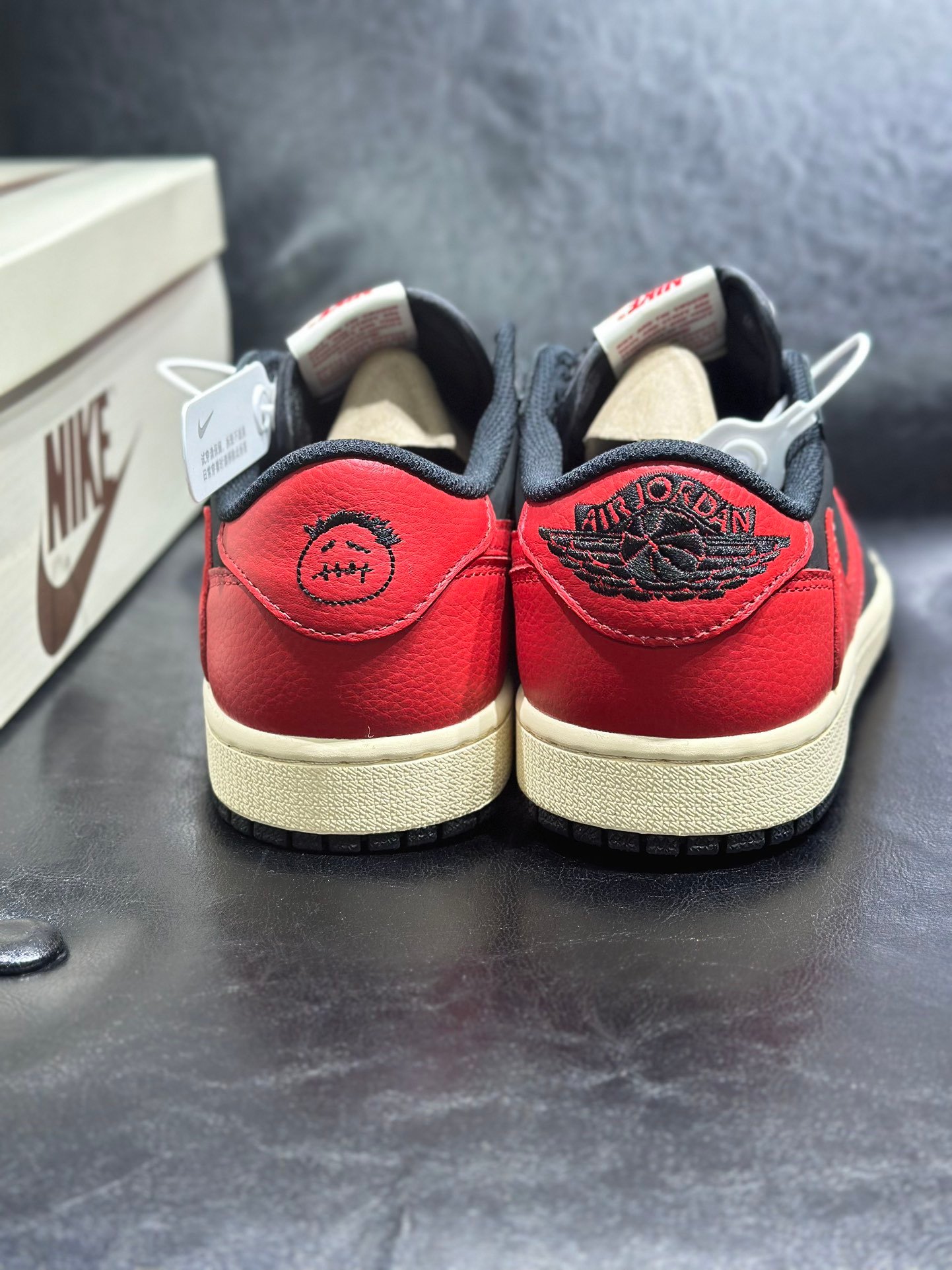 travis scott x air jordan 1 low og "bred" sneakers
