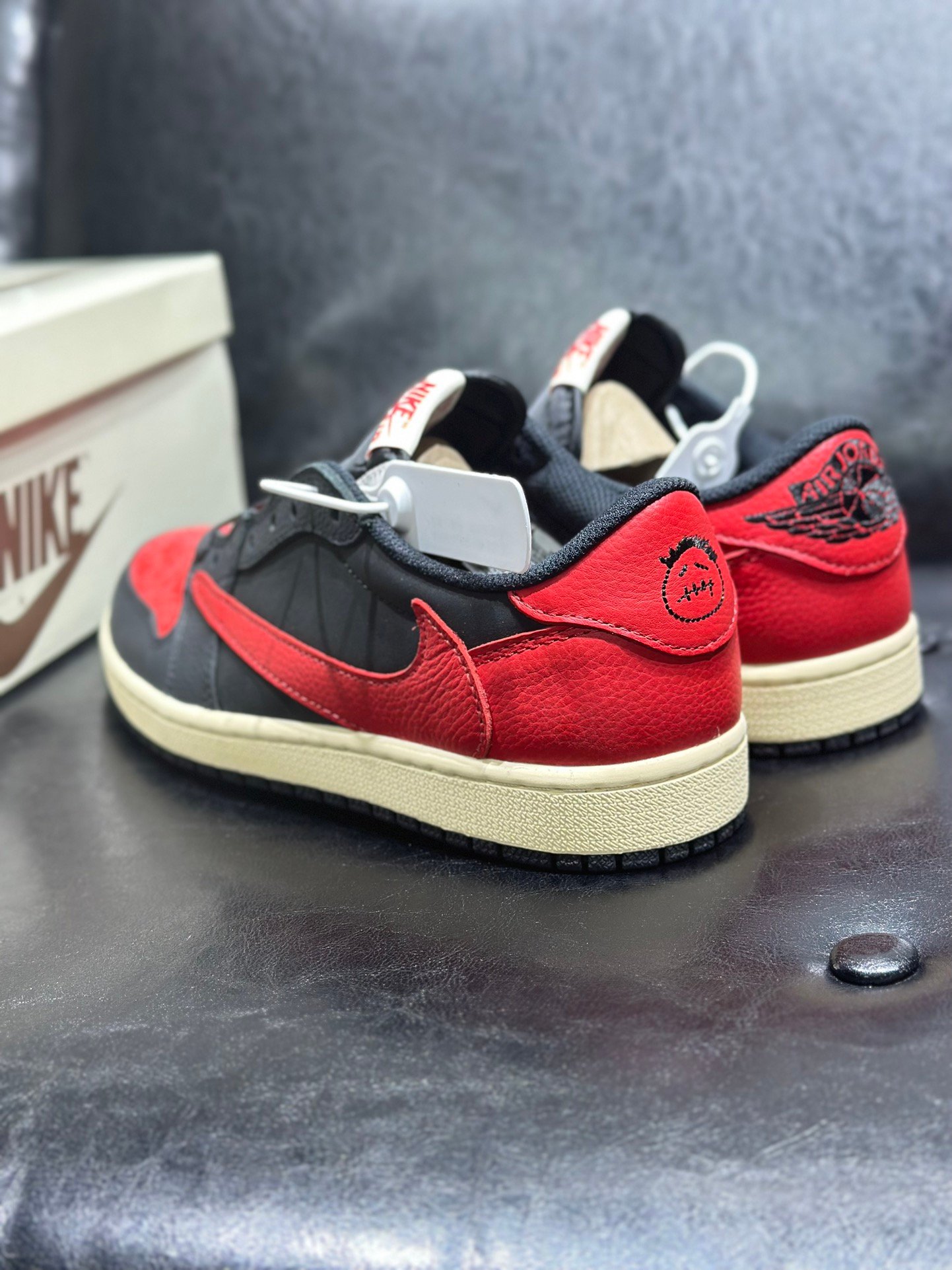 travis scott x air jordan 1 low og "bred" sneakers