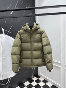 Burberry pufferjack met afneembare mouwen groen