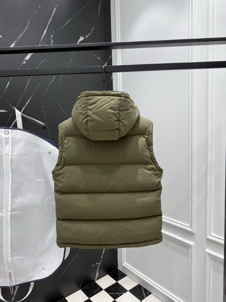 burberry pufferjack met afneembare mouwen groen