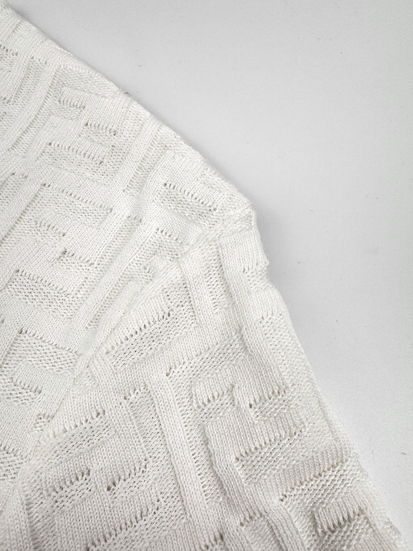 fendi motief t shirt zwart (copy)