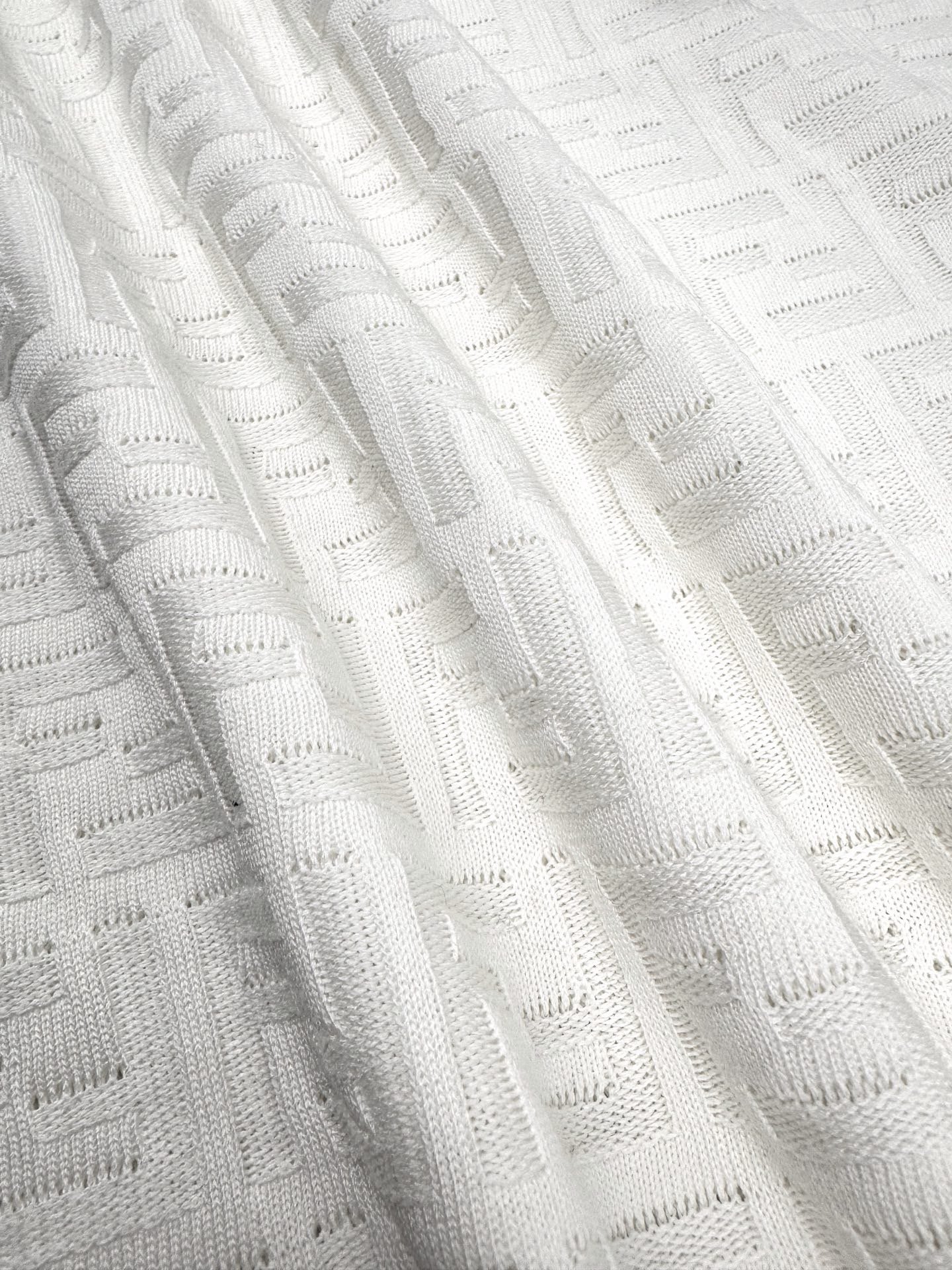 fendi motief t shirt zwart (copy)