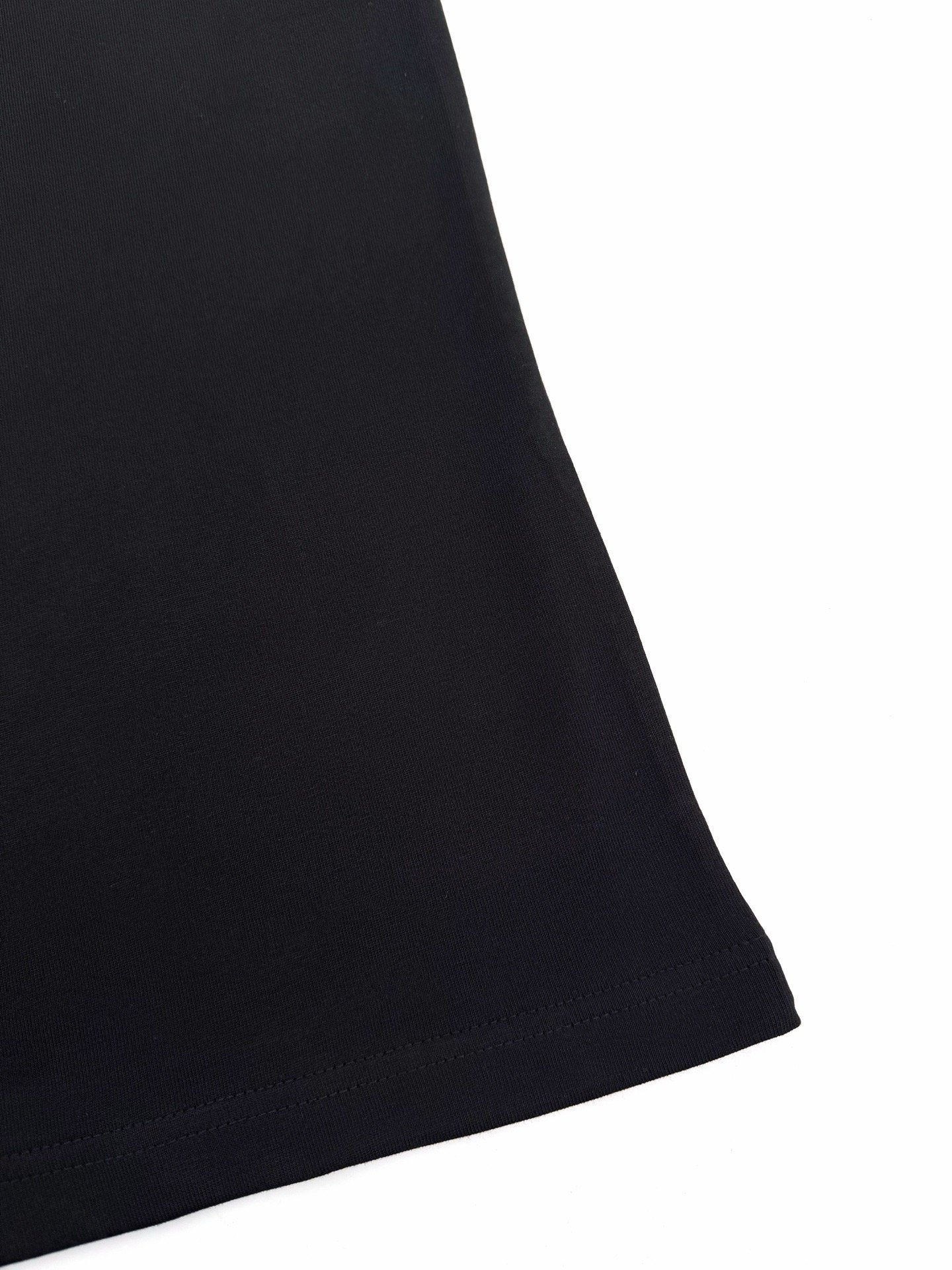 embossed louis vuitton t shirt zwart (copy)