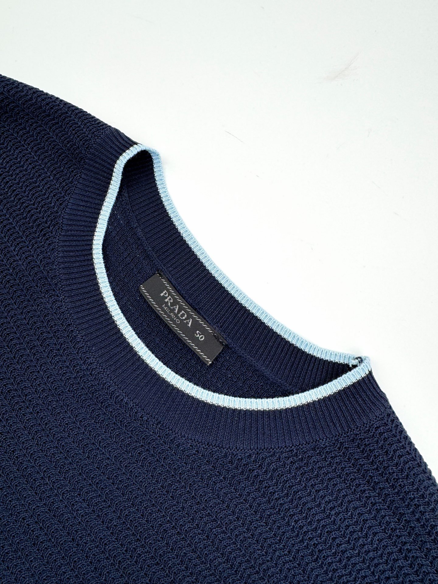 prada short sleeve t shirt blauw