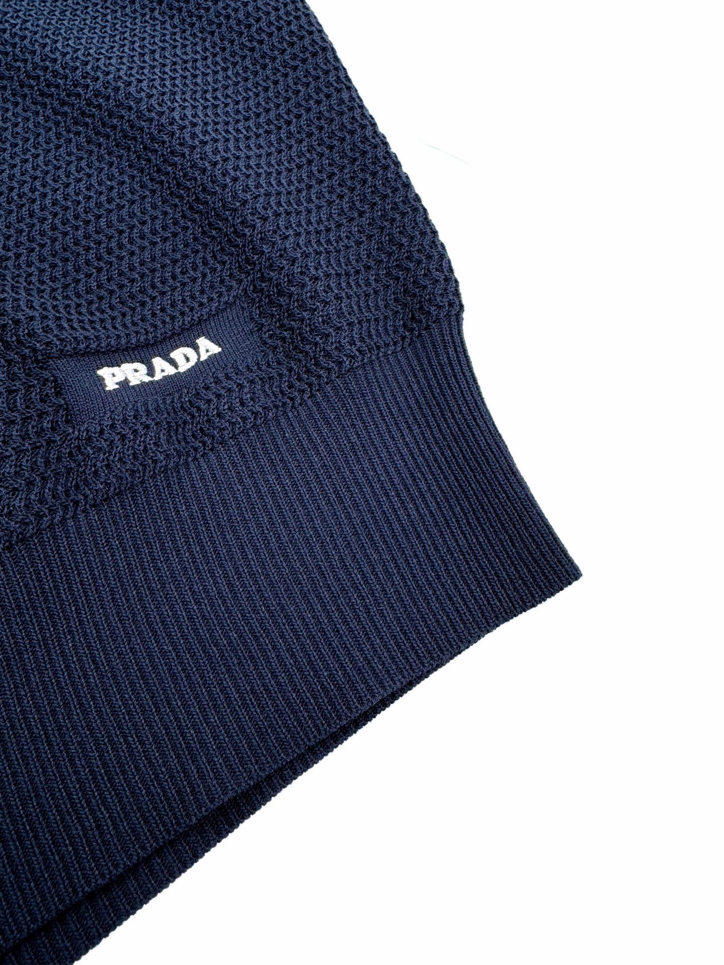 prada short sleeve t shirt blauw