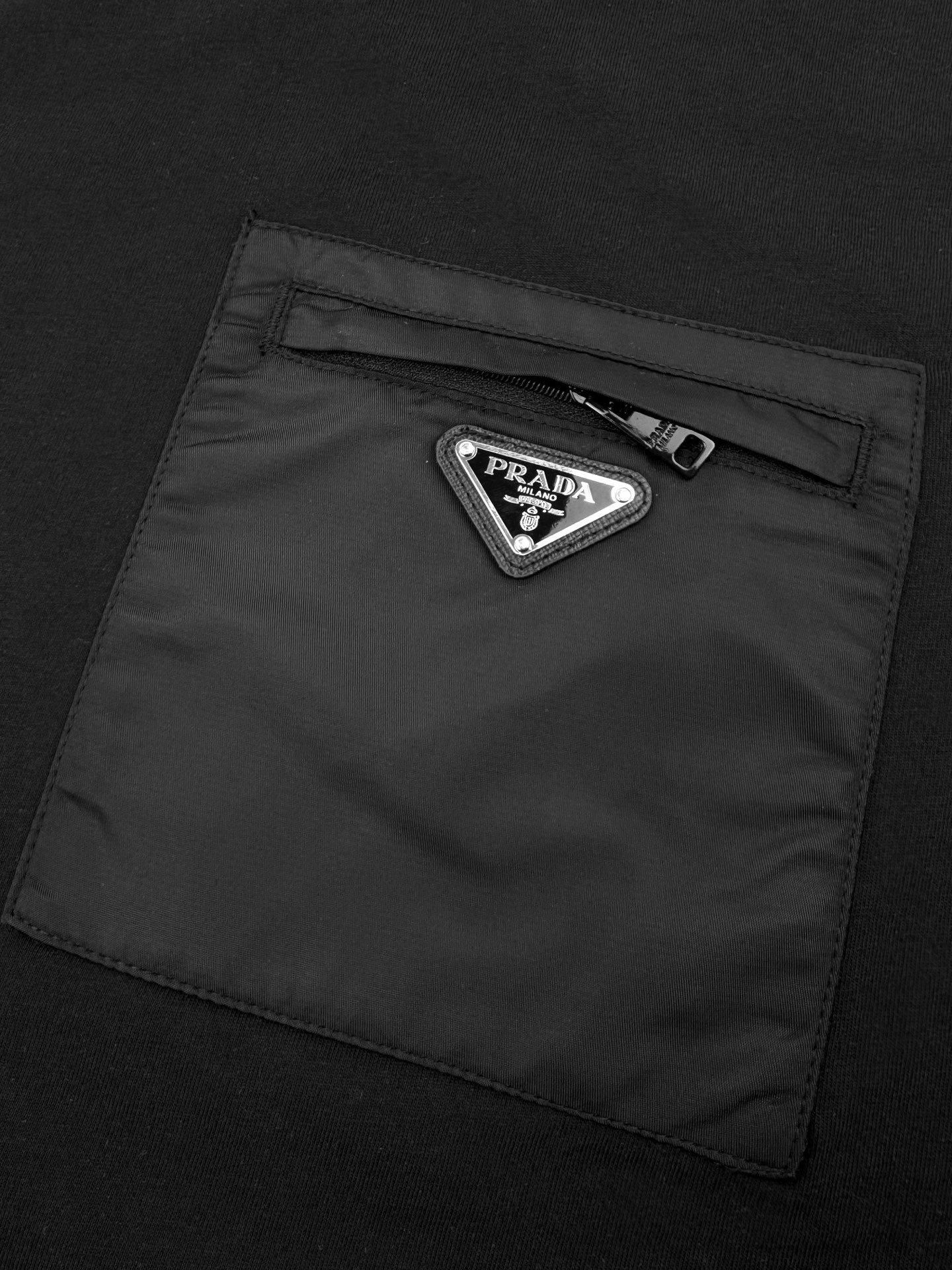 prada short sleeve t shirt blauw