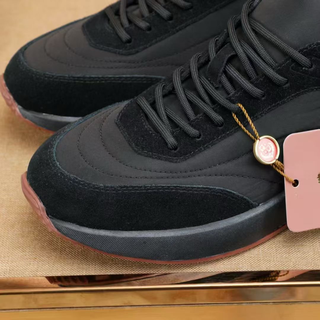 louis vuitton runner tatic sneakers kaki (copy)