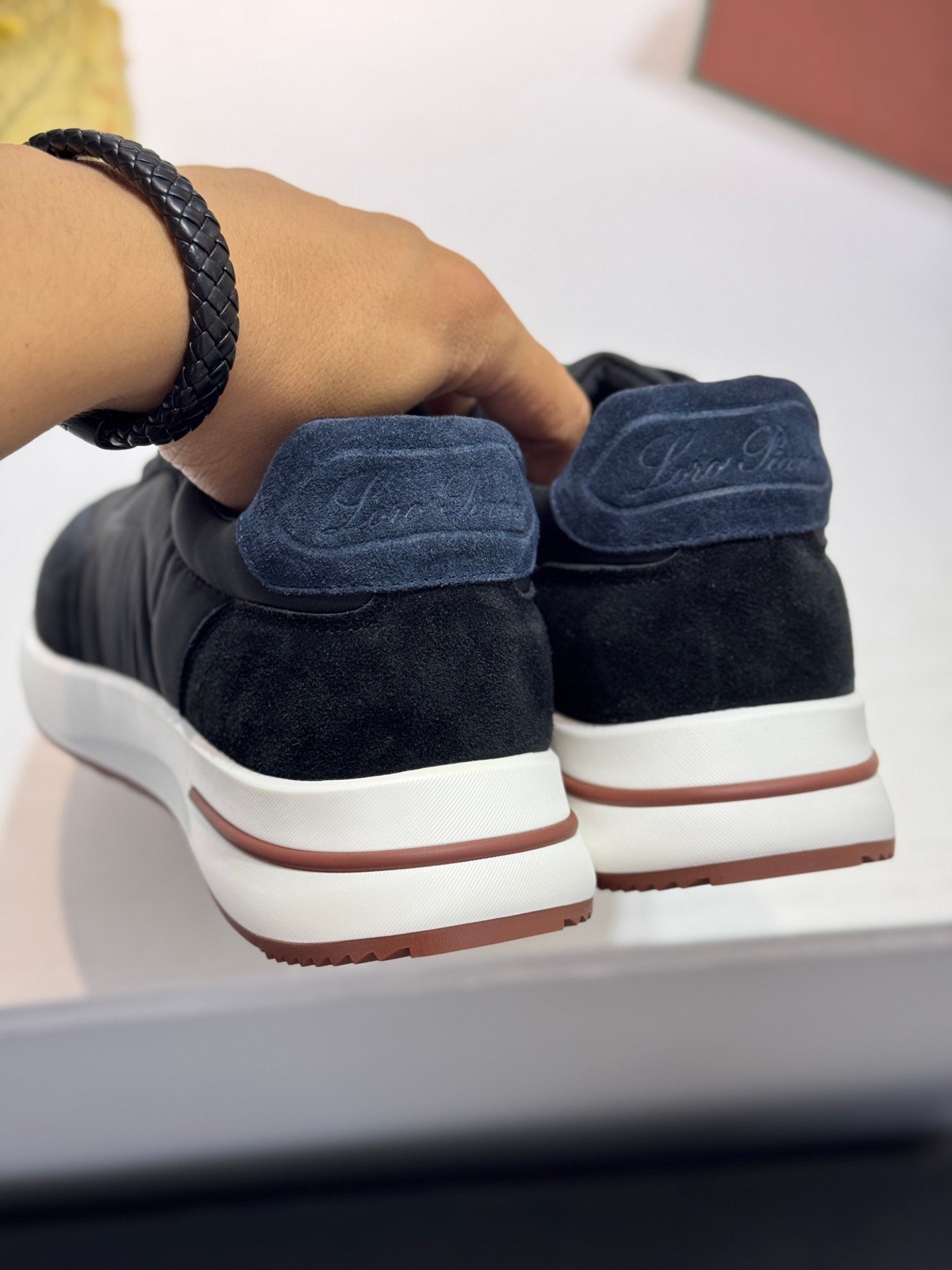 louis vuitton runner tatic sneakers kaki (copy)