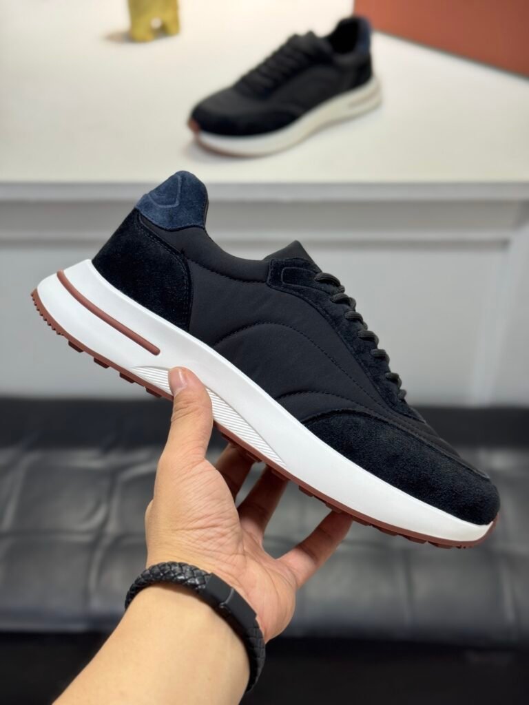 louis vuitton runner tatic sneakers kaki (copy)