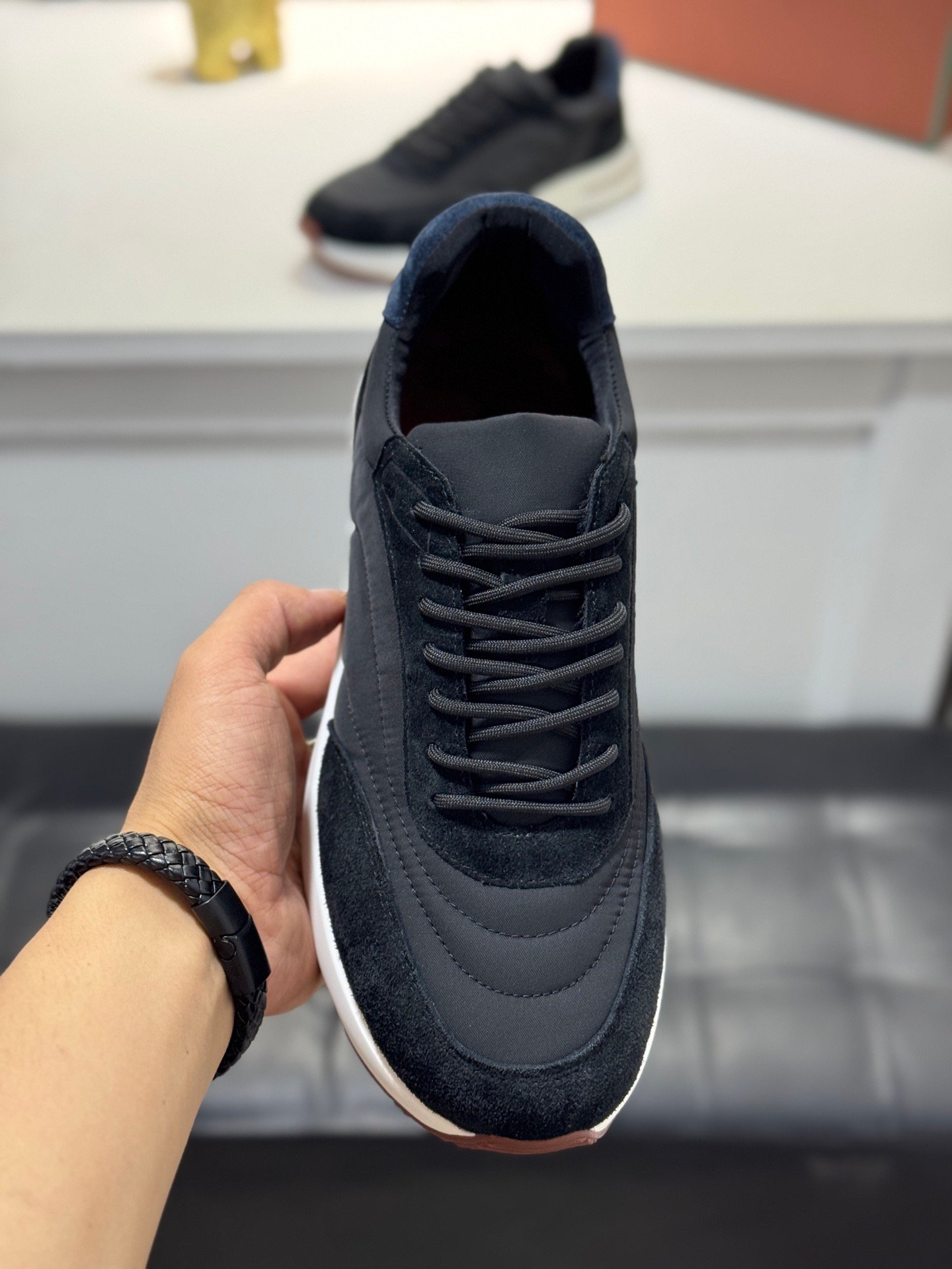 louis vuitton runner tatic sneakers kaki (copy)