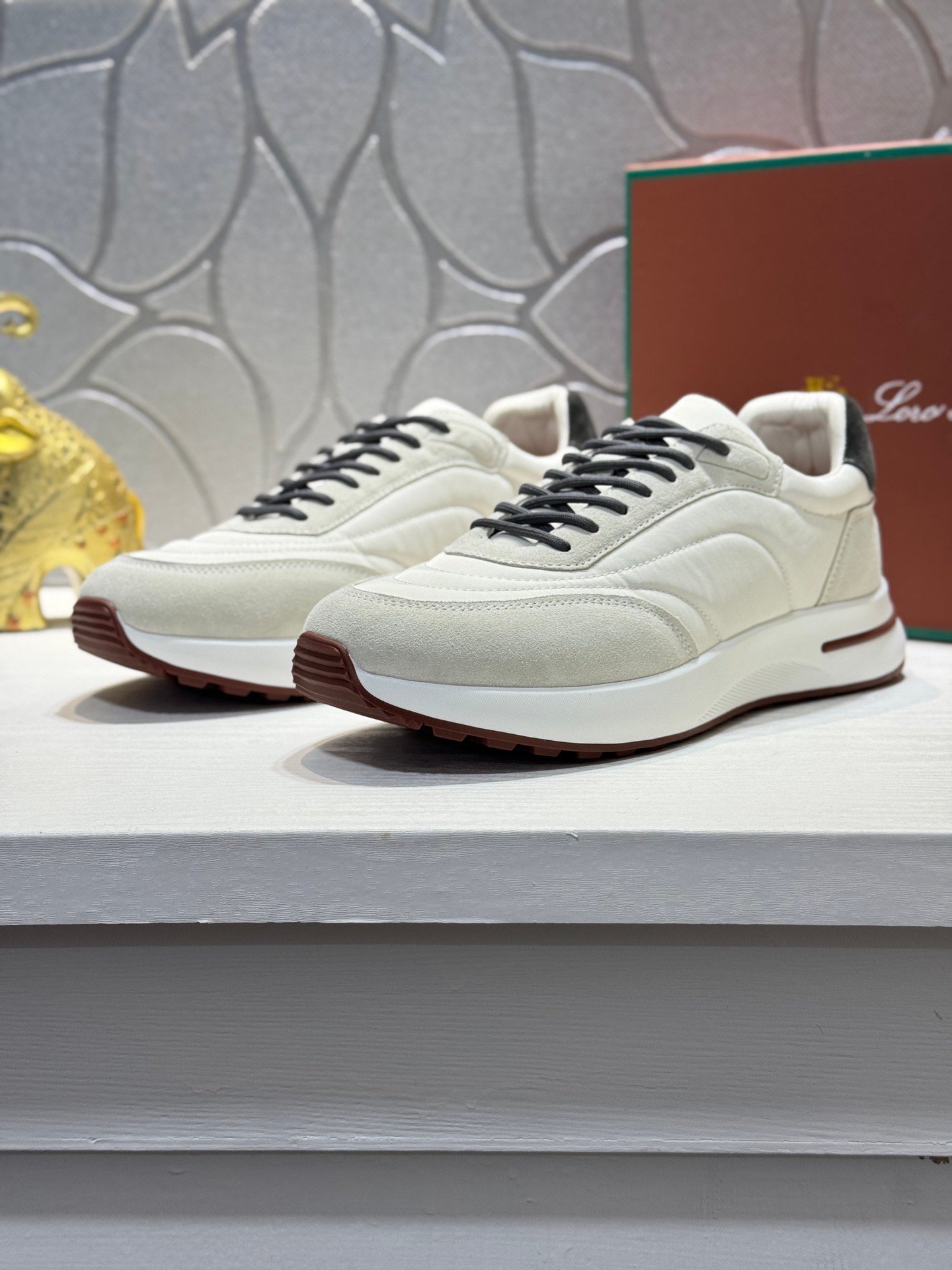 louis vuitton runner tatic sneakers kaki (copy)